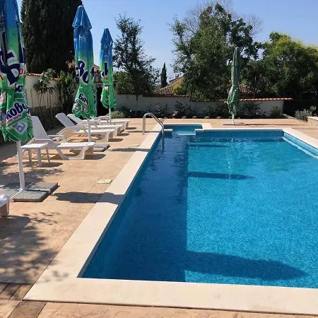 Villa Iva * ساني بيتش
