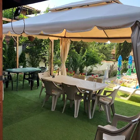 بيت ضيافة Villa Iva *