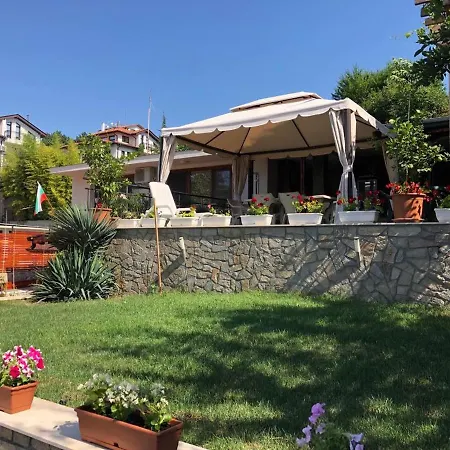 Villa Iva بيت ضيافة ساني بيتش